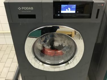Ny tvättmaskin på plats